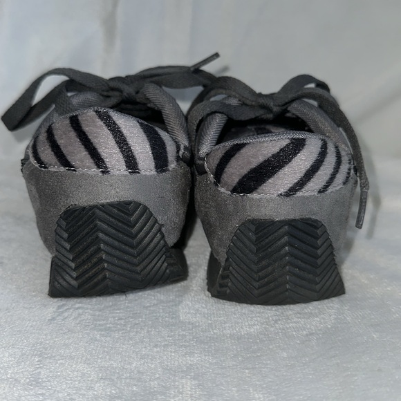 Very G Gypsy Jazz grey and black glitter star sporty sneakers size 7 - Picture 4 of 7